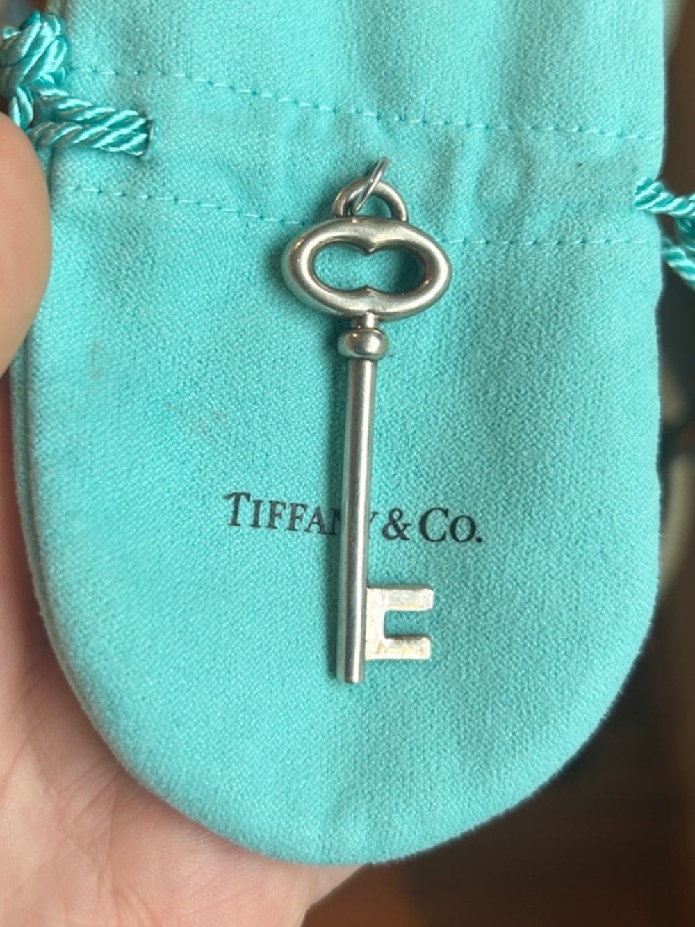 Tiffany & Co. Auth Med Silver Key Pendant w/ Pouch ✨9g✨EUC